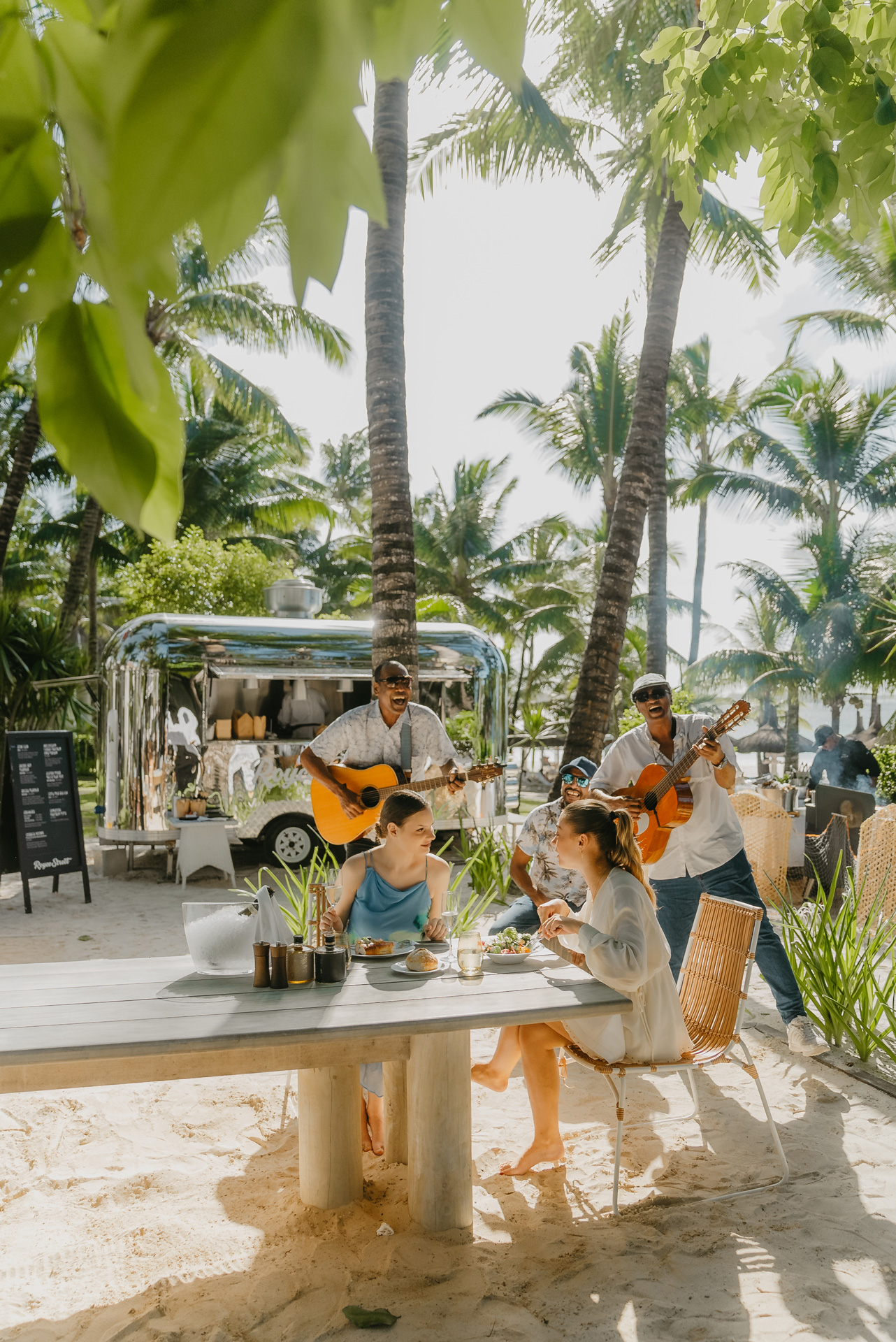 Minimalism meets tropical design
