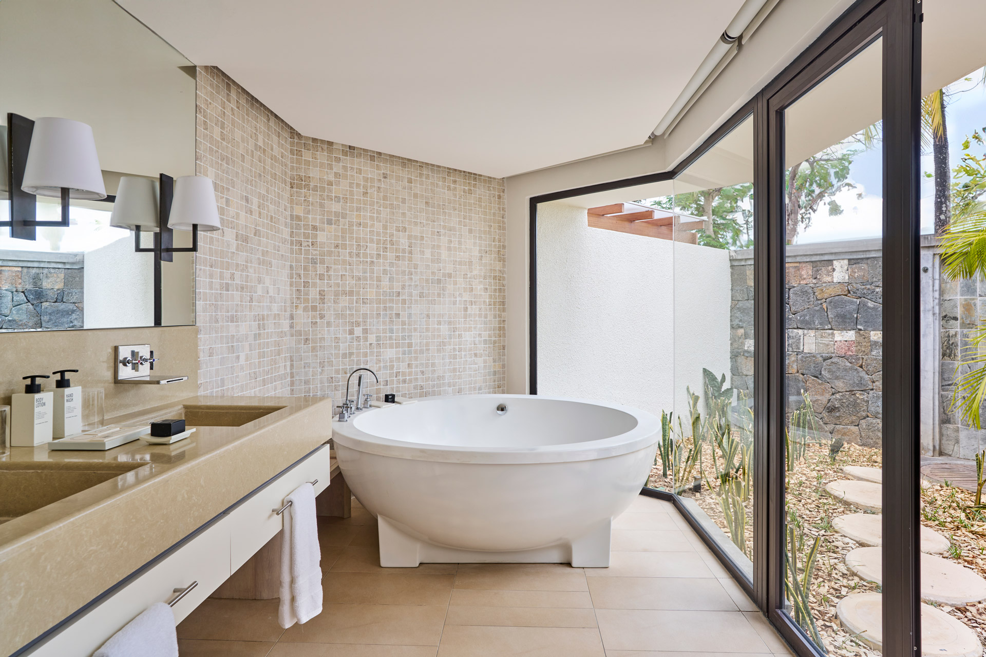 LUX* Belle Mare — gallery image 1